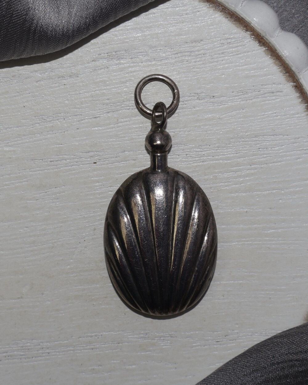 Vintage Sterling Silver Perfume Bottle Pendant 5.3G / 1.8in